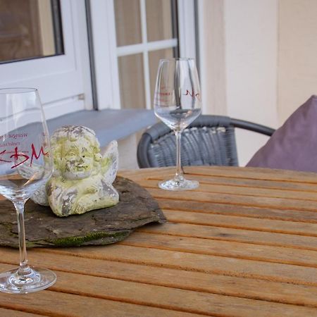 Ferienwohnung Weingut Kdm Krov Ngoại thất bức ảnh