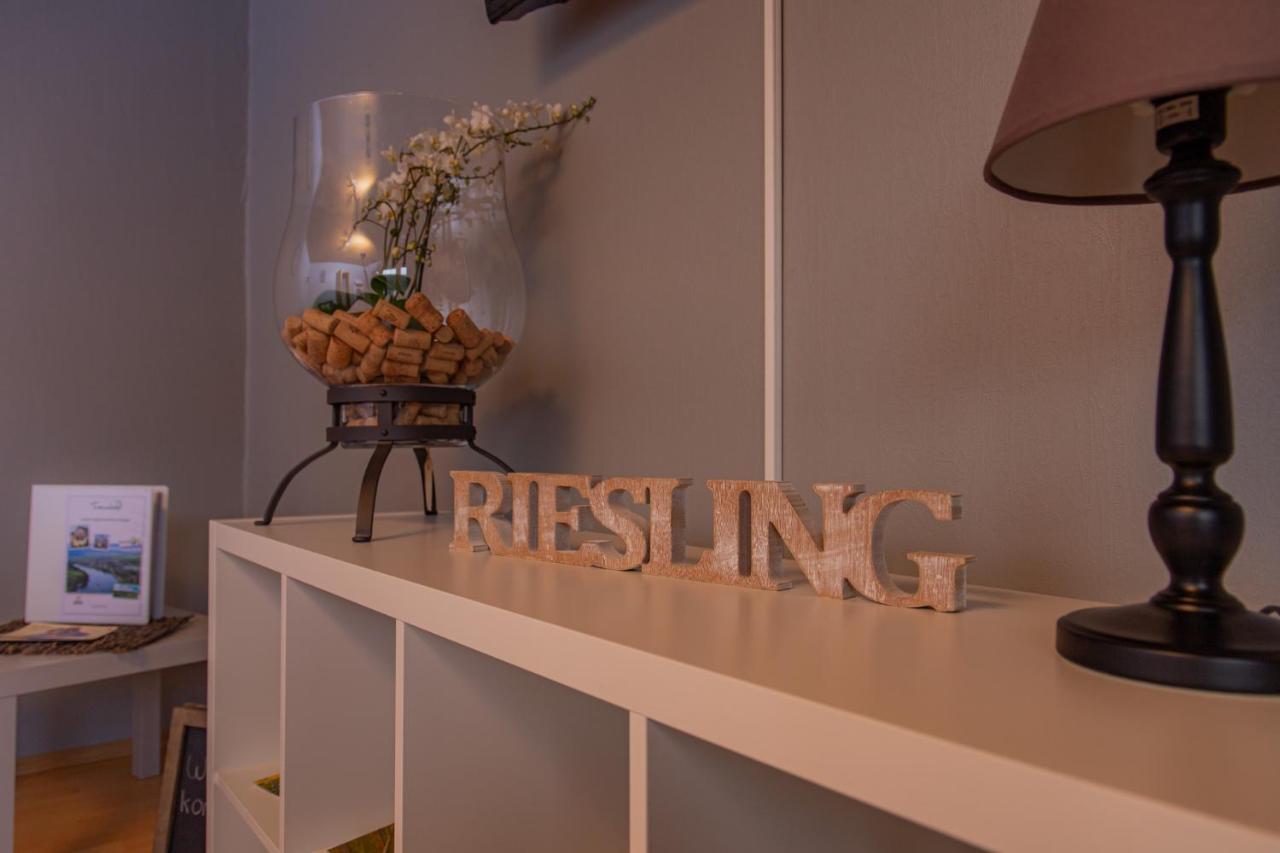 Ferienwohnung Weingut Kdm Krov Ngoại thất bức ảnh