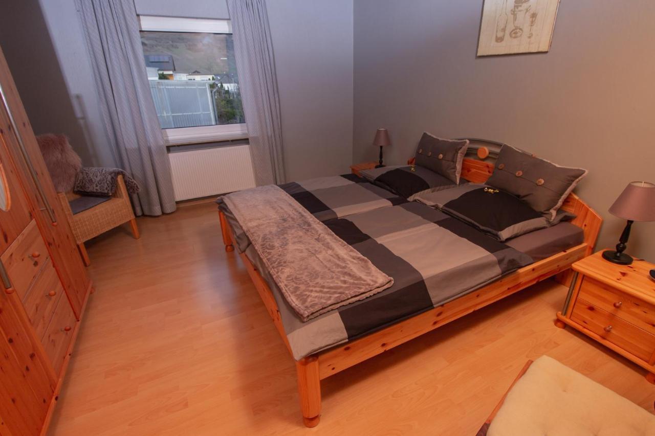 Ferienwohnung Weingut Kdm Krov Ngoại thất bức ảnh