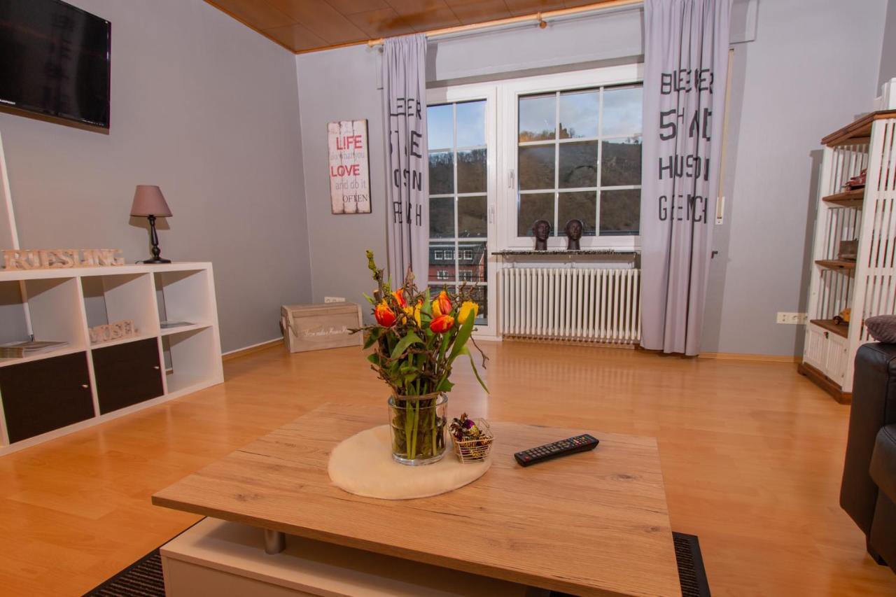 Ferienwohnung Weingut Kdm Krov Ngoại thất bức ảnh
