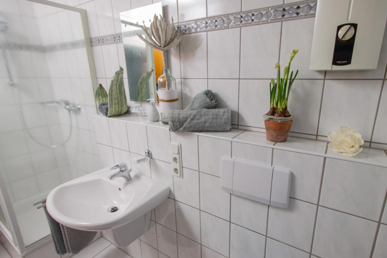 Ferienwohnung Weingut Kdm Krov Ngoại thất bức ảnh