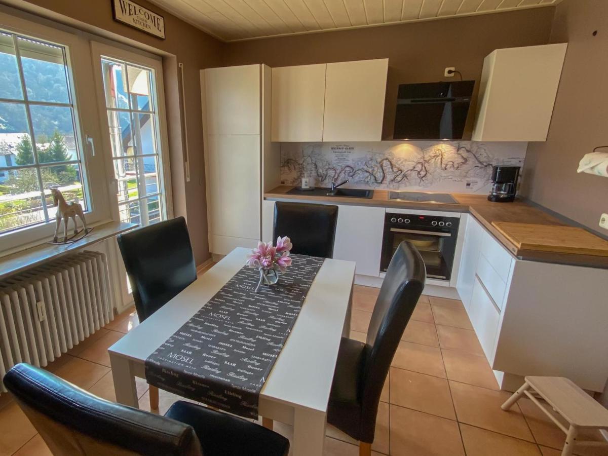Ferienwohnung Weingut Kdm Krov Ngoại thất bức ảnh